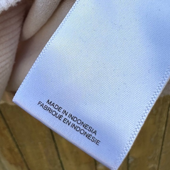 Express Mockneck Sweater Cream Sz XS - Picture 8 of 11